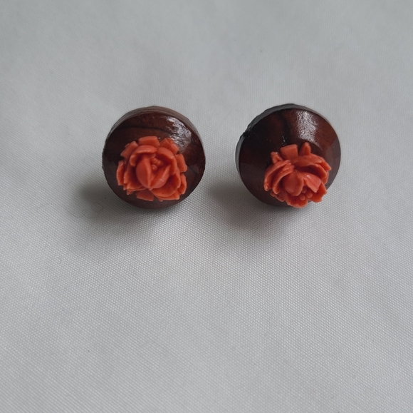 Vintage 1960 Wooden Earrings and Neclace Set - Picture 2 of 5